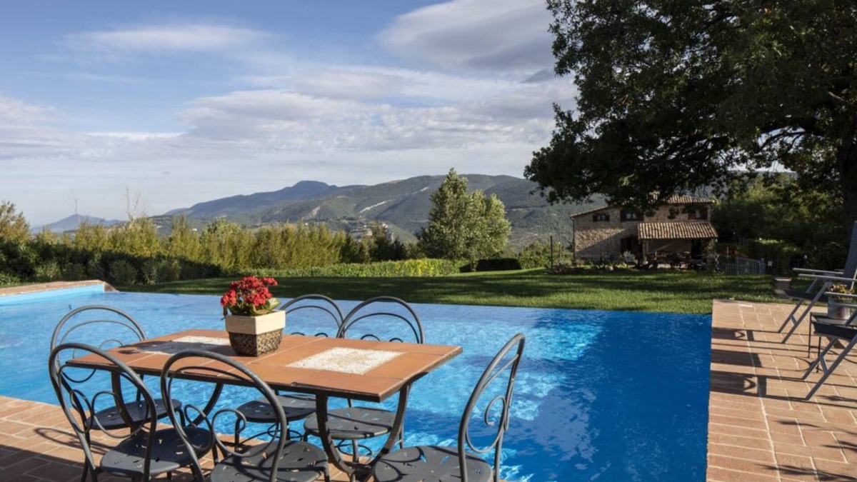Castelraimondo Villa | Villa with private pool in beautiful surroundings in the Marche!