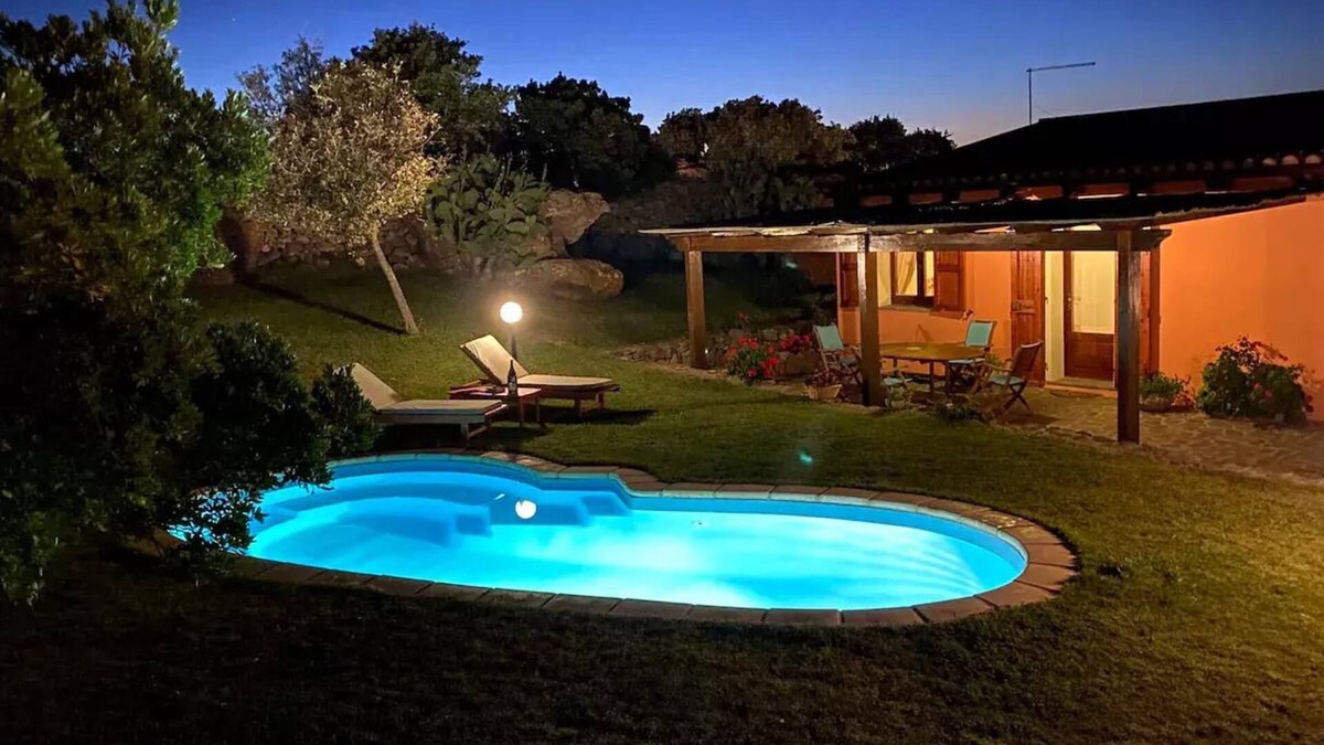 Nulvi House | Villa with private pool and tennis, with wi-fi near Castelsardo
