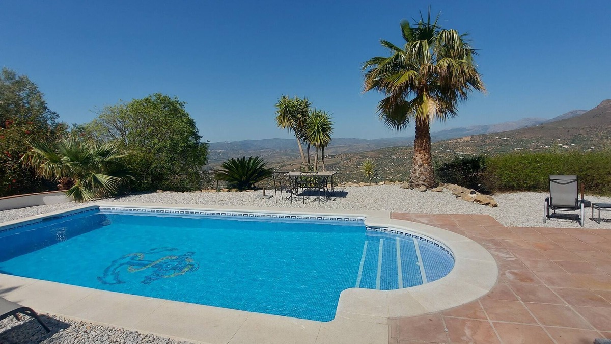Alcaucin Villa | Villa with private salt pool located against a nature reserve