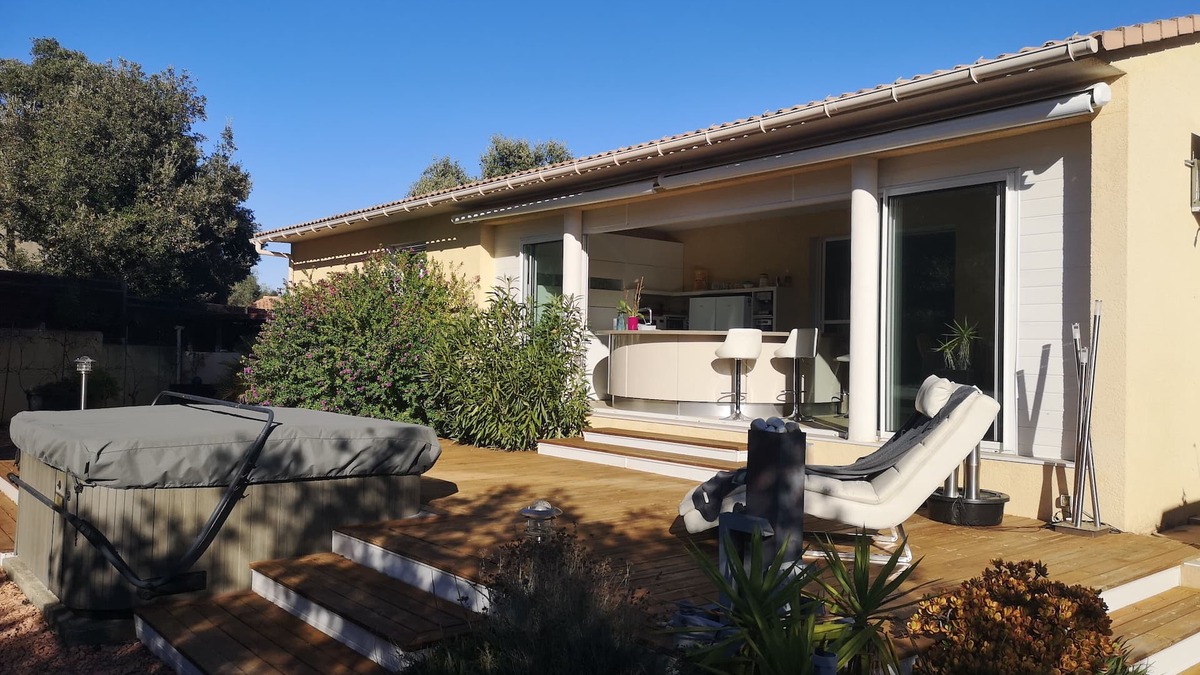 Ventiseri House | Villa with private staircase feet in the water Solenzara area