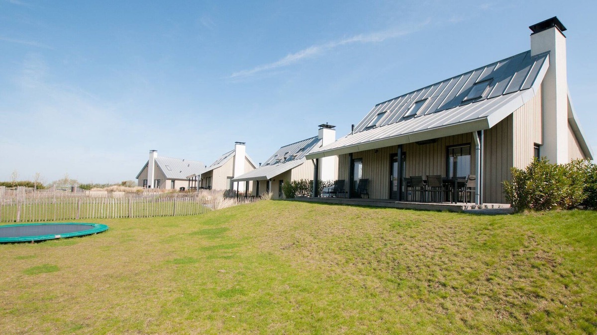Tholen House | Villa with Sauna and Garden in Serene Setting
