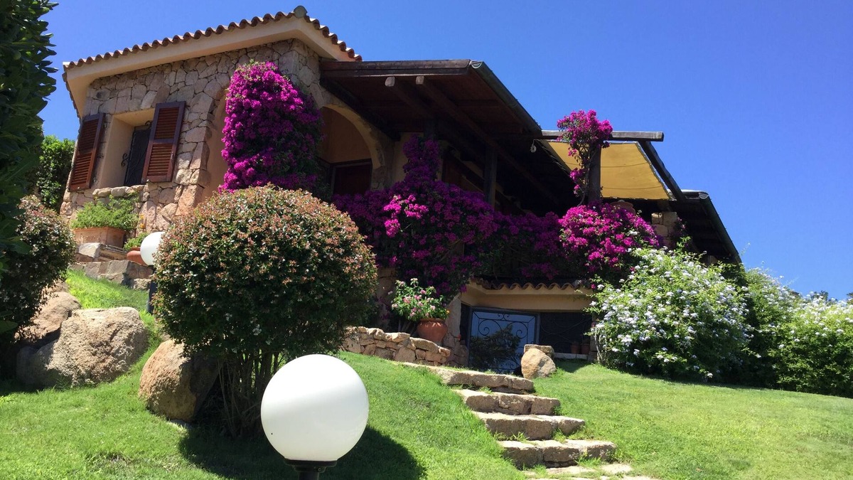 Villaggio Piras Villa | Villa with sea view a stone's throw from the beach