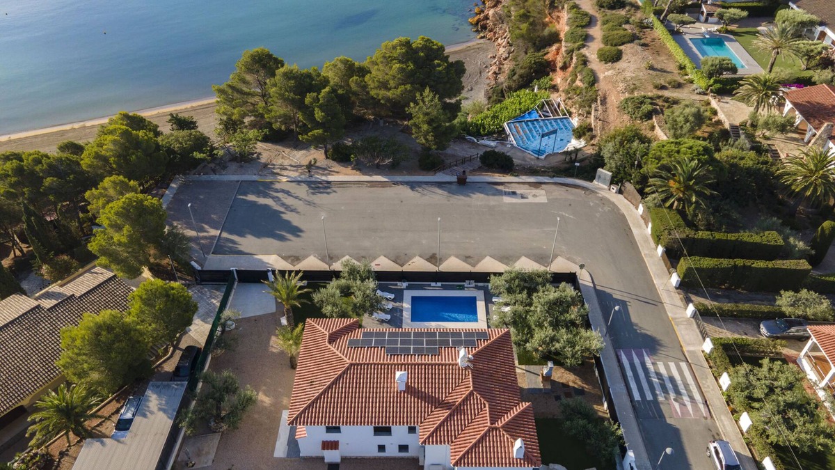 Cap Roig Ski Chalet | Villa with sea views and private pool at the beachfront