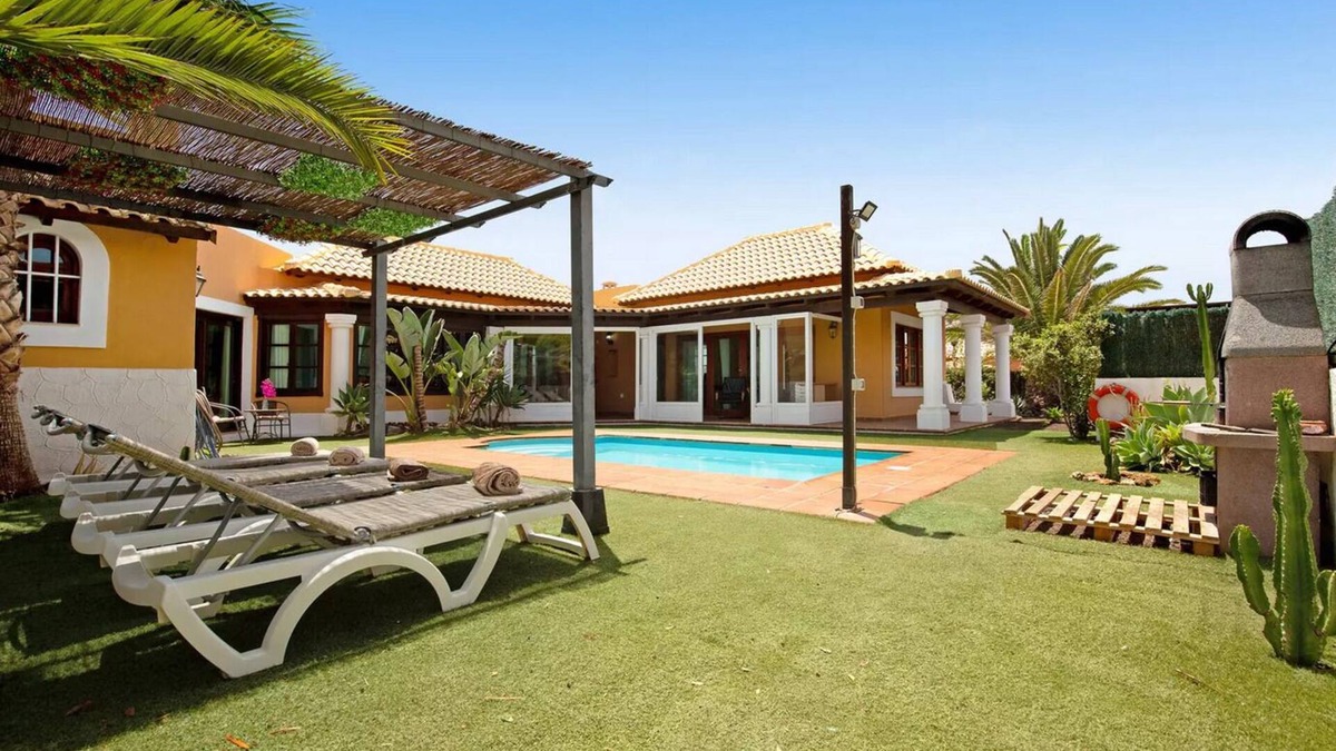 Geafond Villa | Villa With Solar Heated Pool & Wifi in Best Residential Area