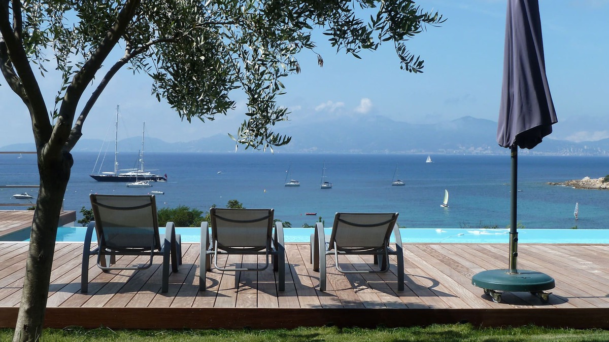 Portigliolo House | Villa with swimming pool and panoramic view of Ajaccio and the Iles Sanguinaires.