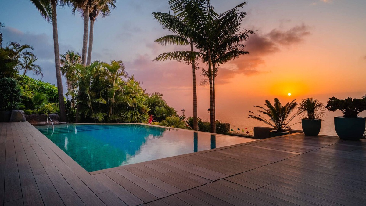 Tacoronte Villa | Villa with swimming pool in the first row with sea views