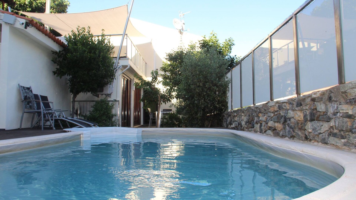 Braganca House | Villa with swimming pool and garden