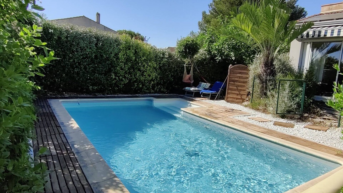 Teyran Villa | Villa with swimming pool and terrace