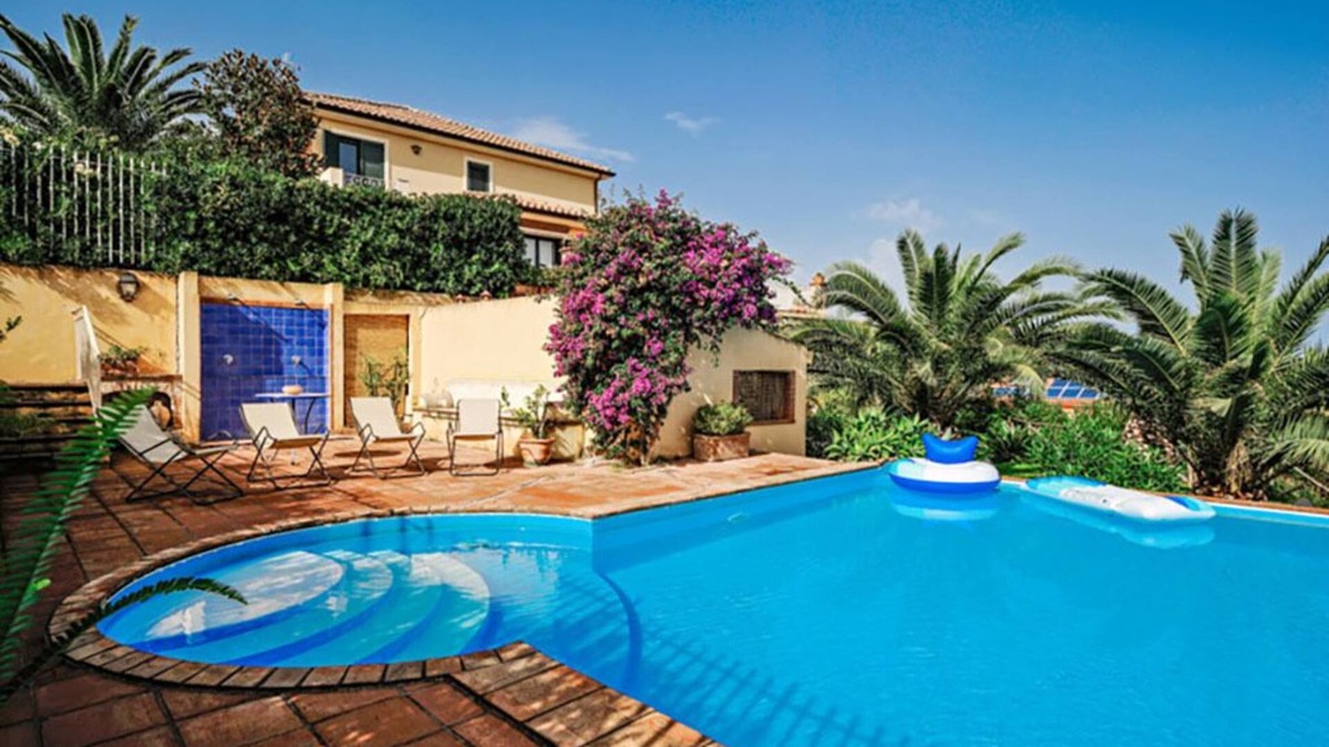 Patti House | Villa with swimming pool, garden and sea view