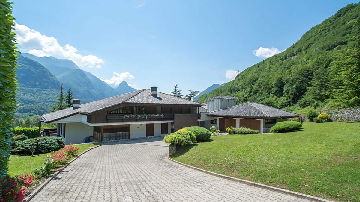 Longarone Villa | villa with swimmingpool great for holidays!