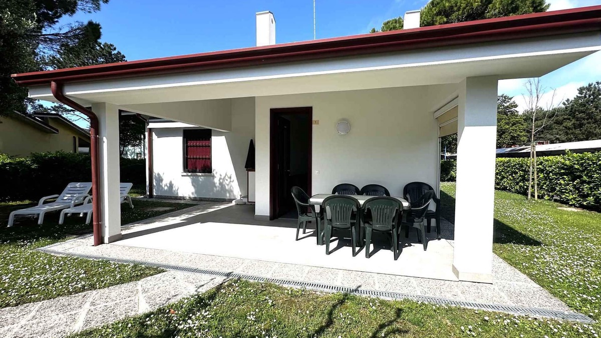 Bibione Villa | Villa with terrace and garden