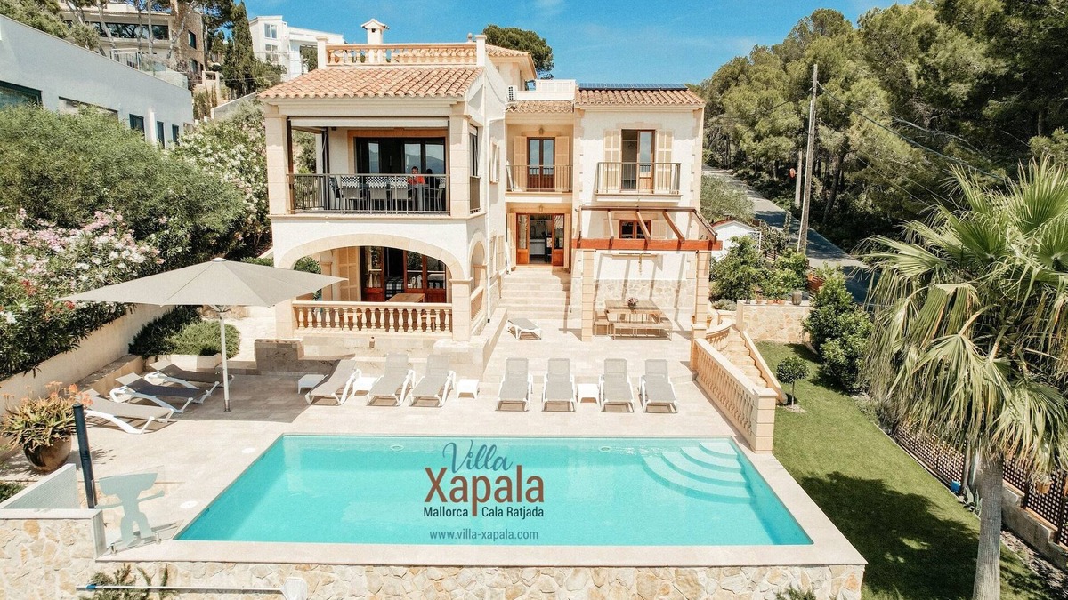 Cala Lliteres House | Villa Xapala. A holiday home in the typical Mallorcan style. Garden, pool.