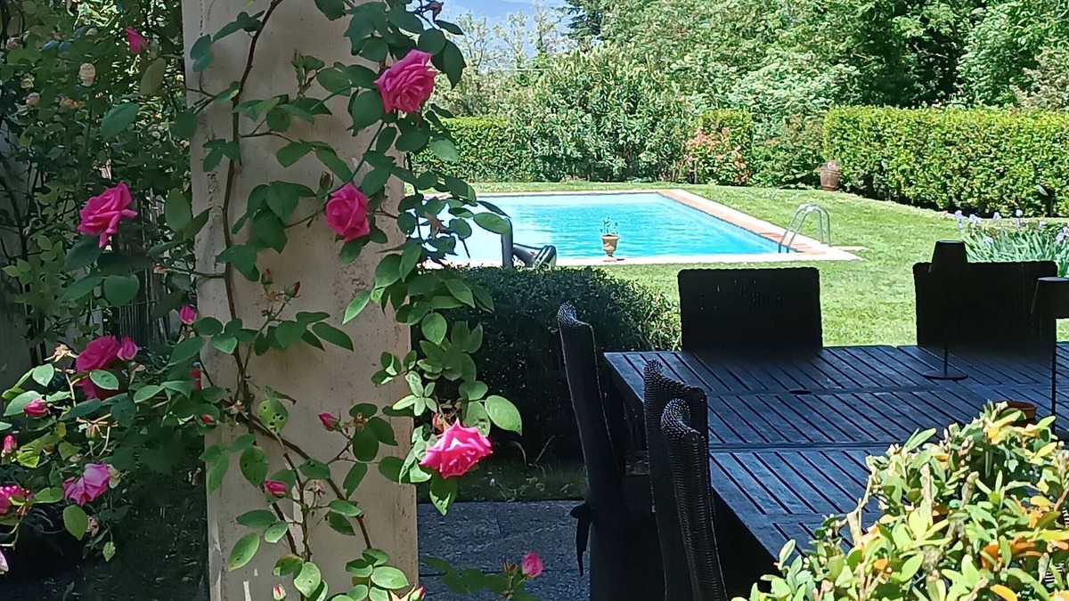 Vorno Villa | Villa XVI sec With salt water pool Wifi A/C in a fenced area