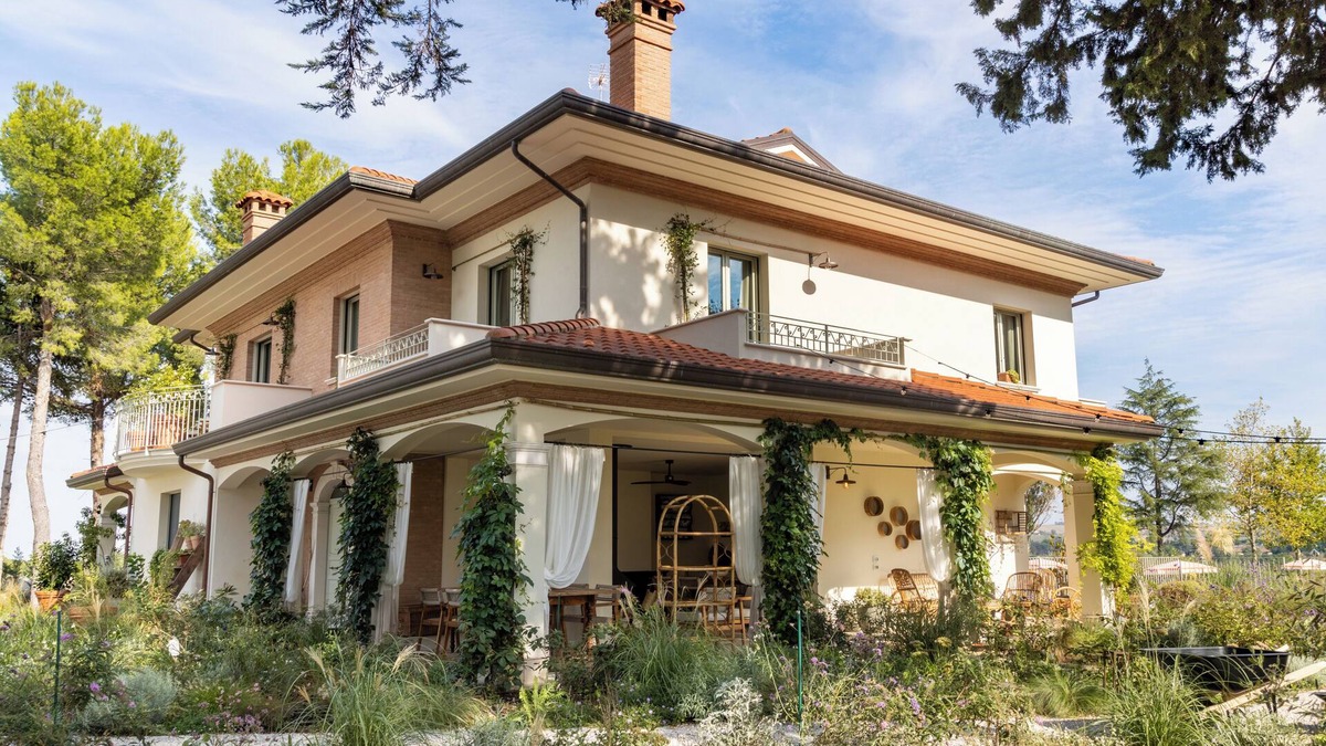 San Clemente Villa | Villa Yeppa | on the hills of San Clemente, and a few km from the Adriatic Sea