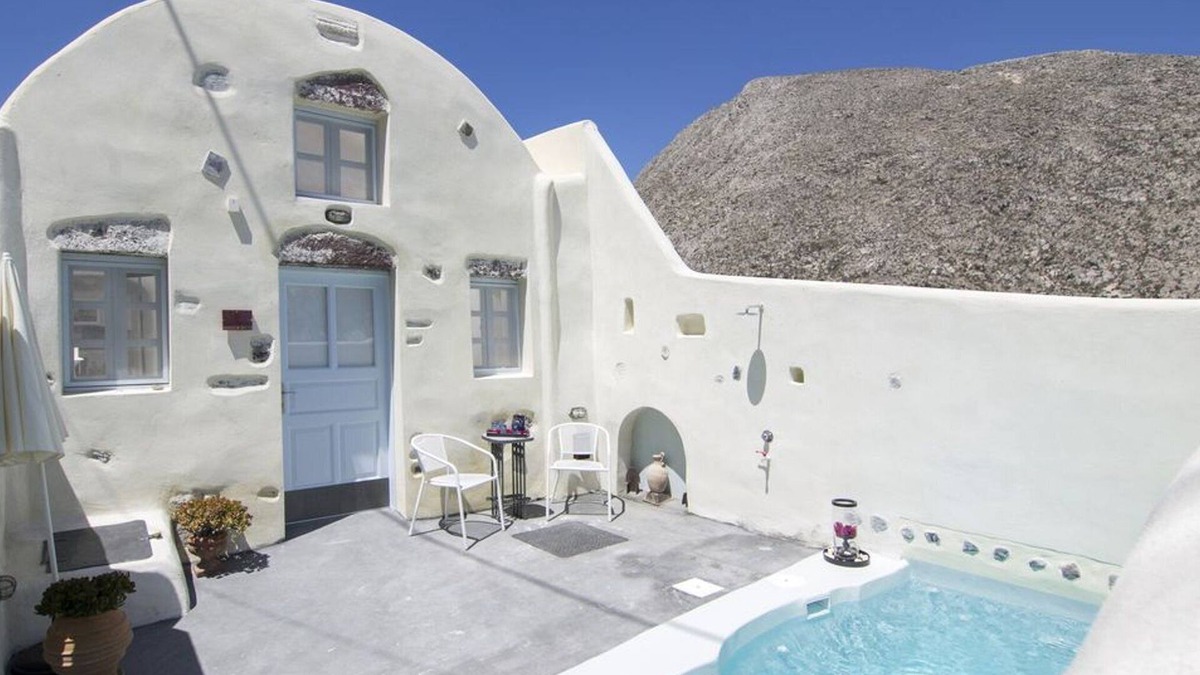 Emporio Villa | Villa Zantine | Emporeio | A Wonderful 1 Bedroom villa Sleeps 3 | Private Pool