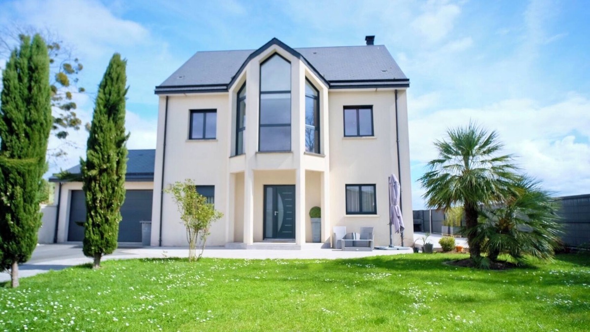 Demouville Villa | Villa Zara