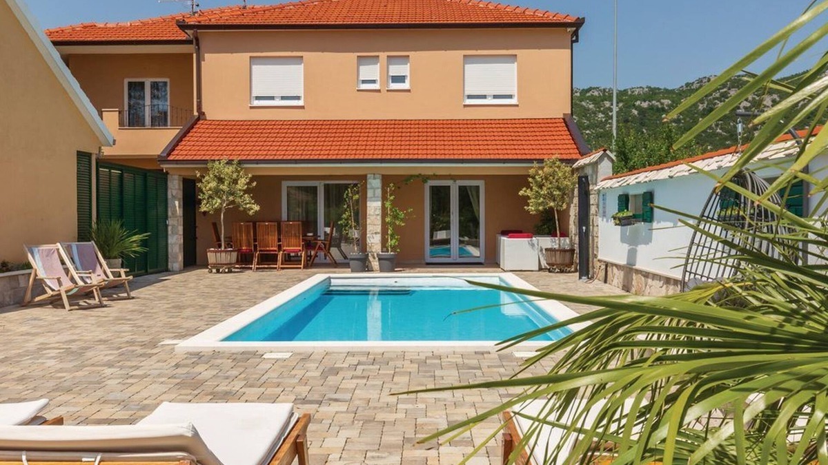 Vrgorac House | Villa Zara with heated hydro-massage pool