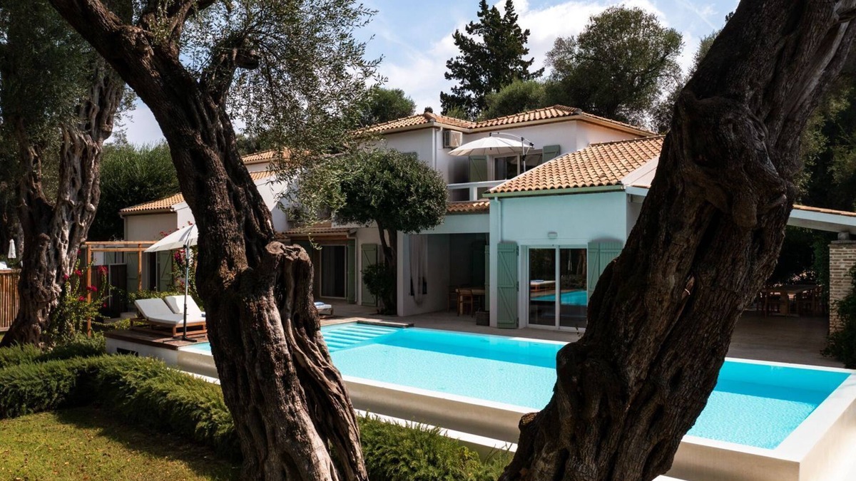 Molos Villa | Villa Zuri - Five Bedroom Villa, Sleeps 12
