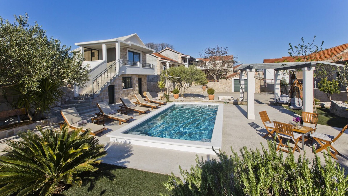 Bogomolje Villa | Villa Žurnata - Three Bedroom Villa with pool