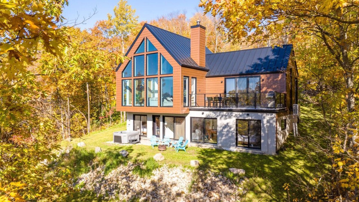 Saint-Damien Ski Chalet | VillaBaraka | Lumina | Hot Tub | Pool Table