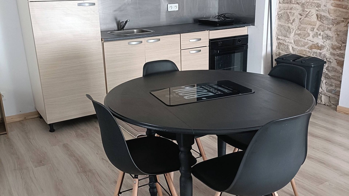 Jujurieux Apartment | Village aux 13 château