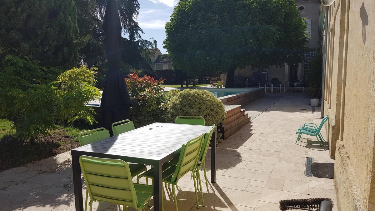 Cezac Cottage | Village center, the charm of the old, completely renovated in Cezac