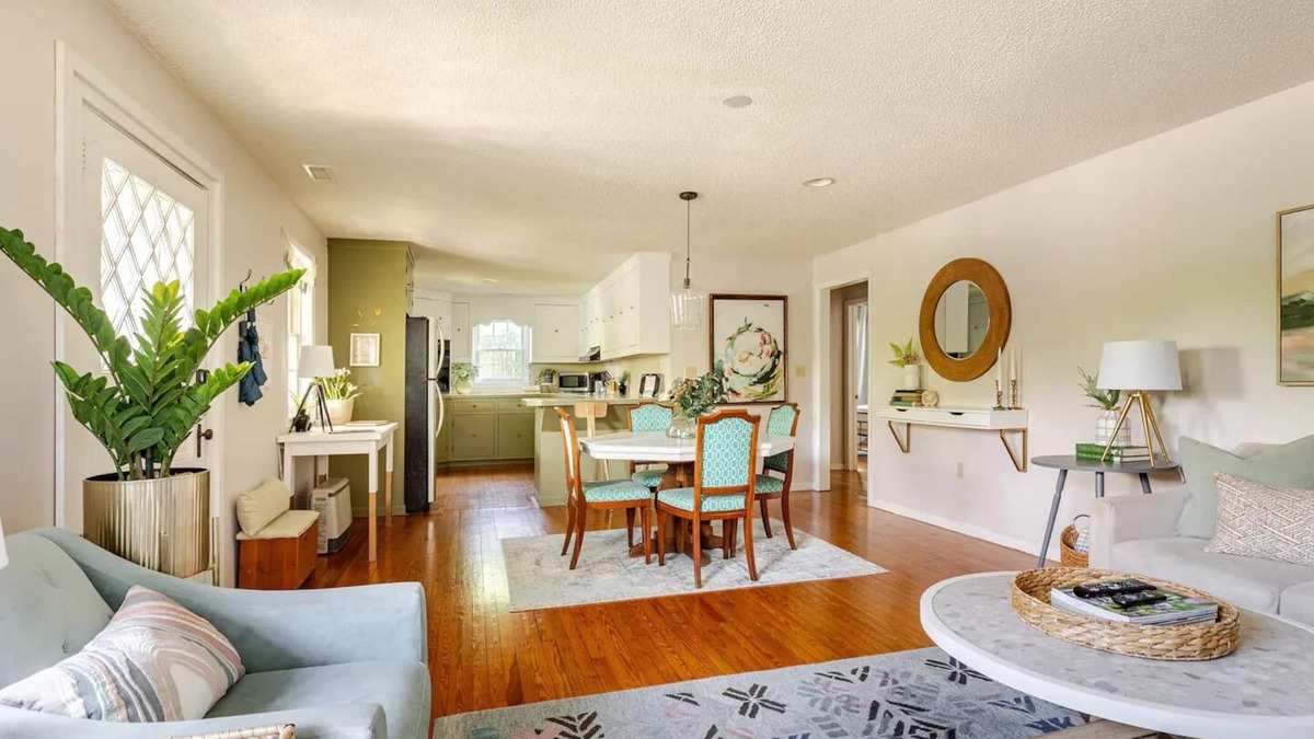 Blowing Rock House | Village Charm Cottage: Steps from Shops, Eats & Play in Blowing Rock