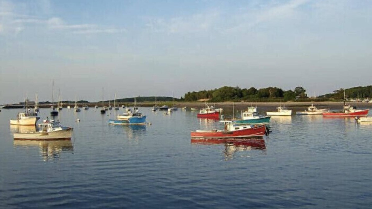 Cohasset House | Village Colonial/Harbor Views.