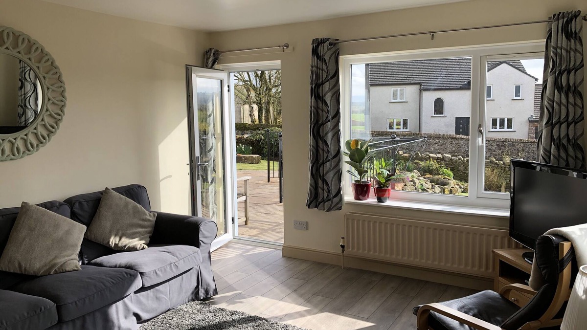 Penrith Cottage | Village cottage on the fringe of Lake District. Nearby Michelin pub/bistro.