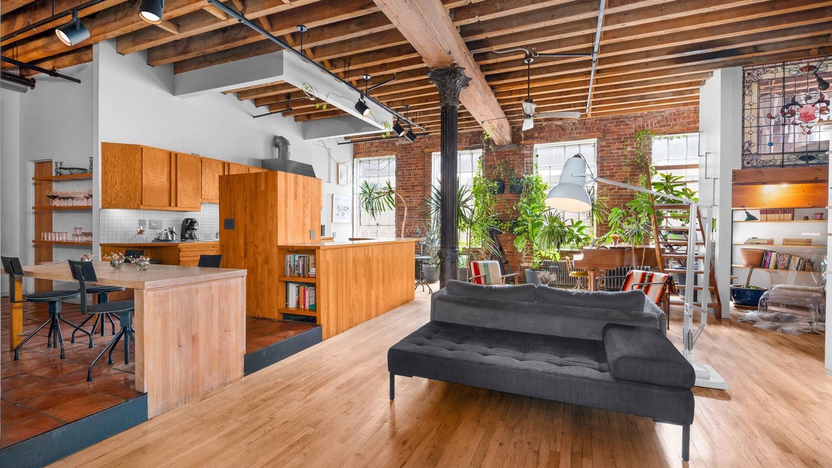 Greenwich Village Apartment | Village dream Loft w/huge separate office, piano, full floor, plants 3500 sq ft