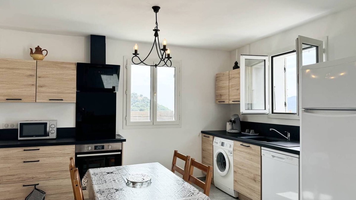 Santa-Maria-Figaniella House | Village house 3 bedrooms