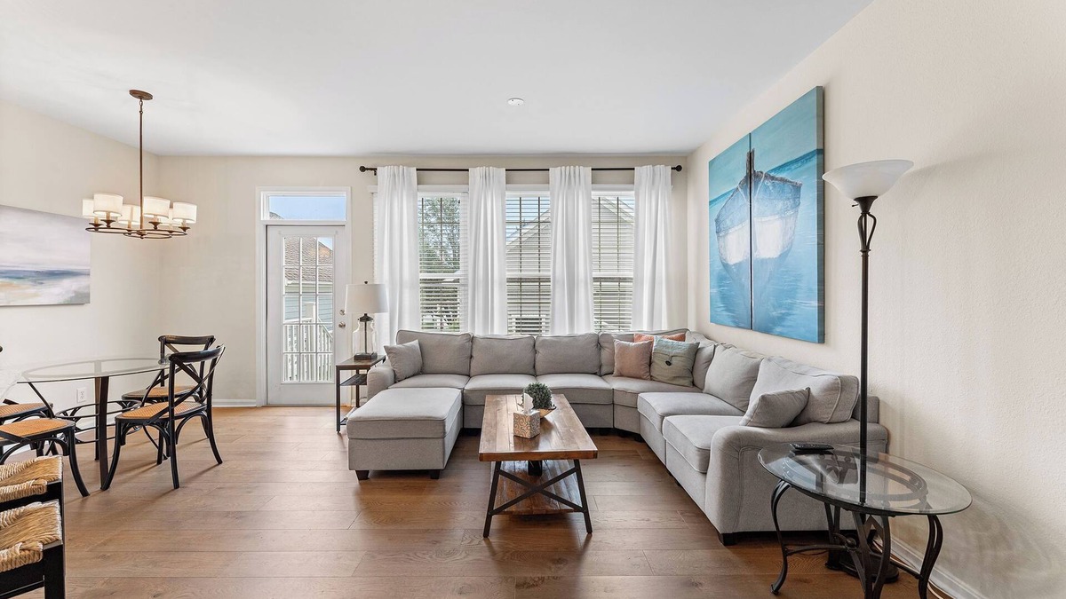 Ocean View House | Village Green Dr 13 Townhouse