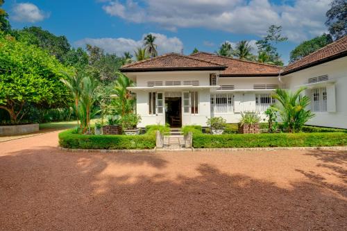 Gonagala House | Village Headman's Five Bedrooms Entire Bungalow