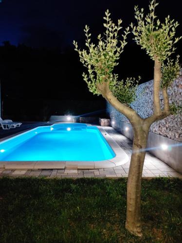 Omis Apartment | Village holiday apartman with heated pool Maslina