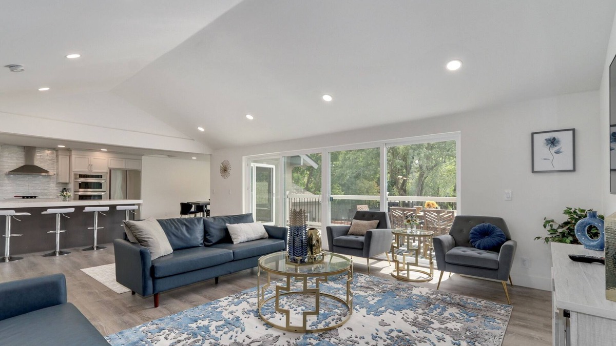 Davis House | Village Homes: Elegant Serene Retreat