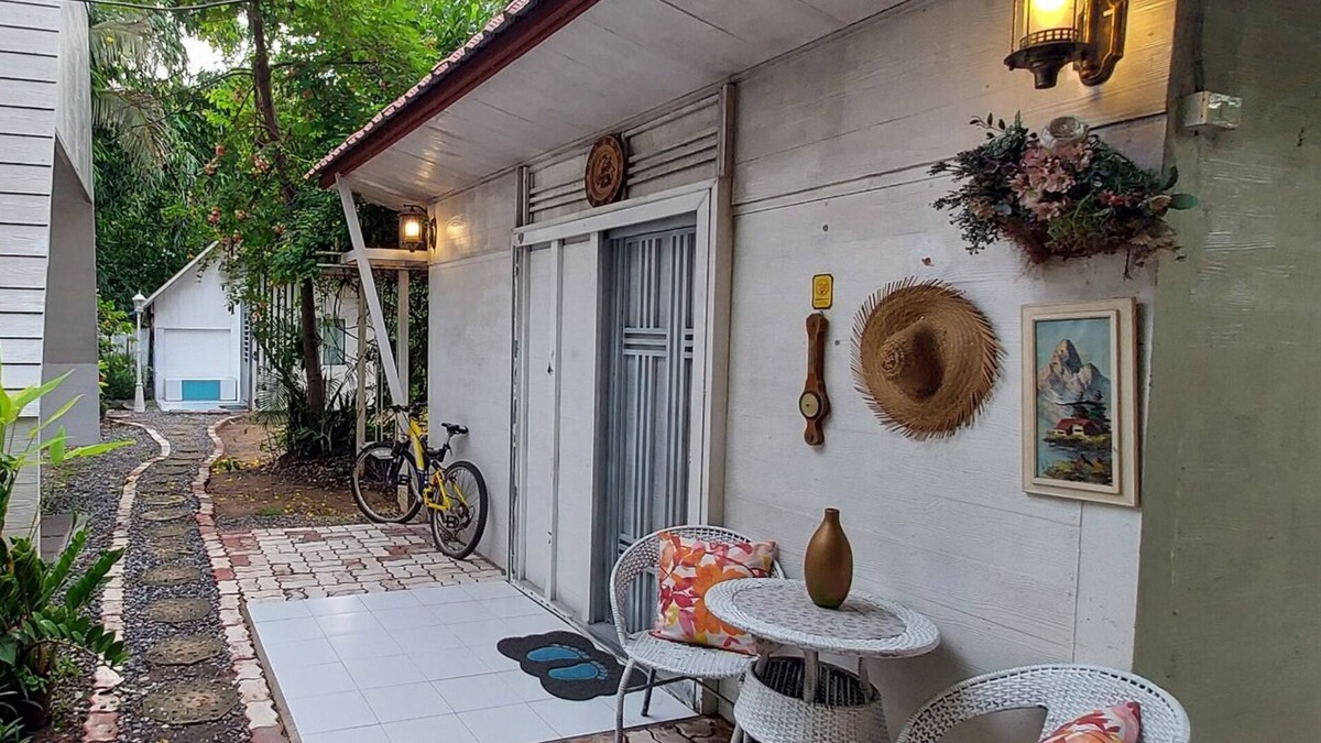Kumphawapi House | Village Homestay