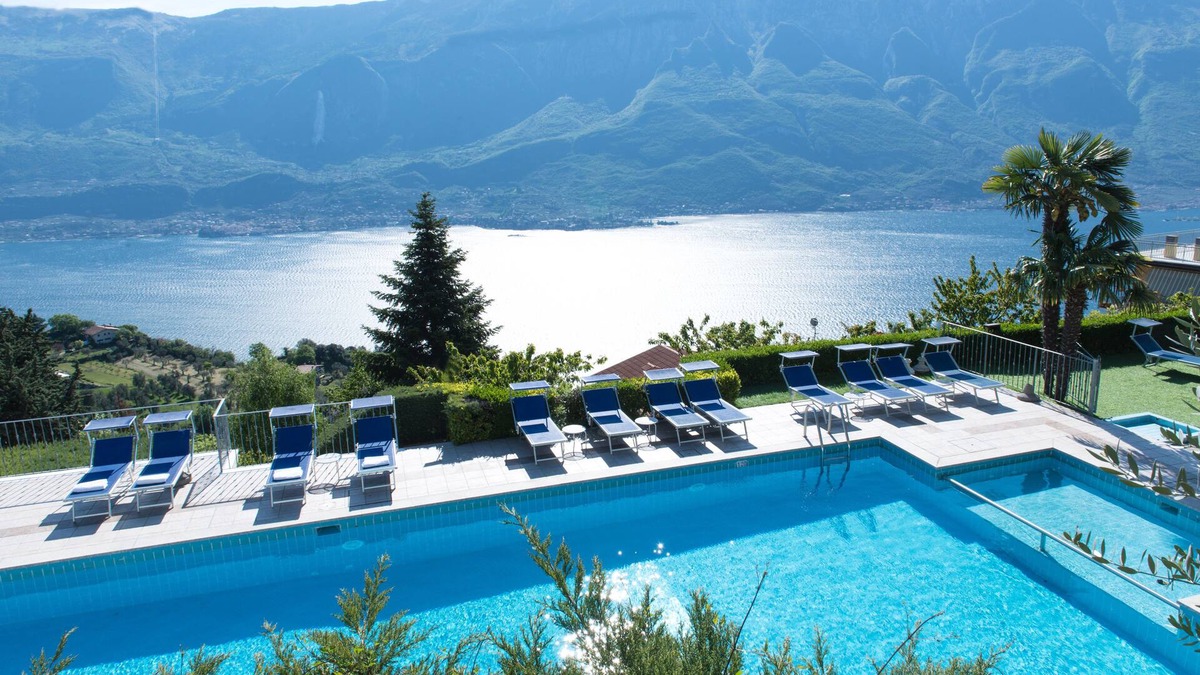 Arias Hotel | Village Hotel Lucia