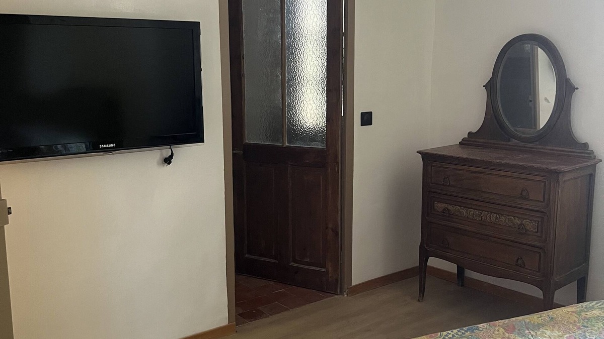 Villes-sur-Auzon Bed & Breakfast | Village house