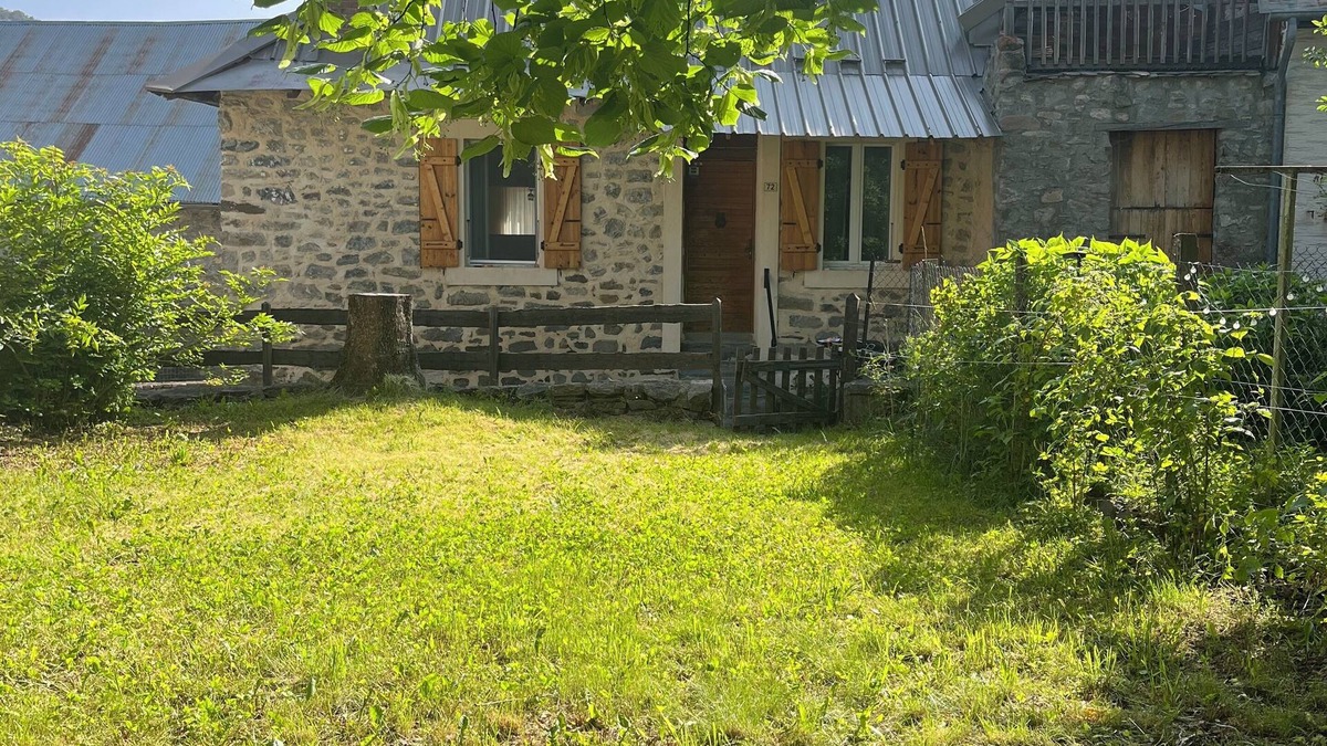 Selonnet House | Village house in 04 with garden, very comfortable with many leisure activities
