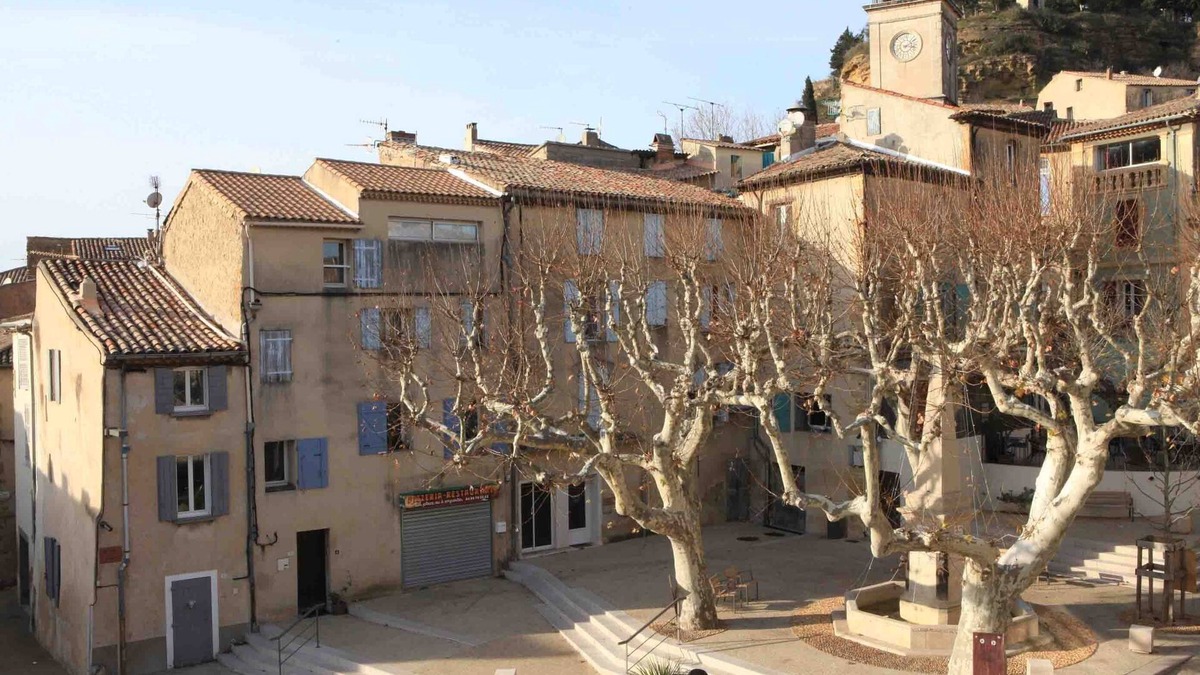 Cadenet Apartment | Village house - Luberon Natural Park