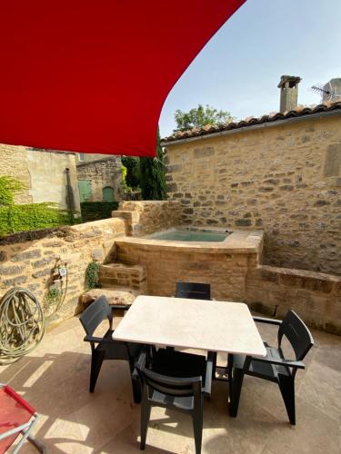 Saint-Siffret Villa | Village house near Uzes