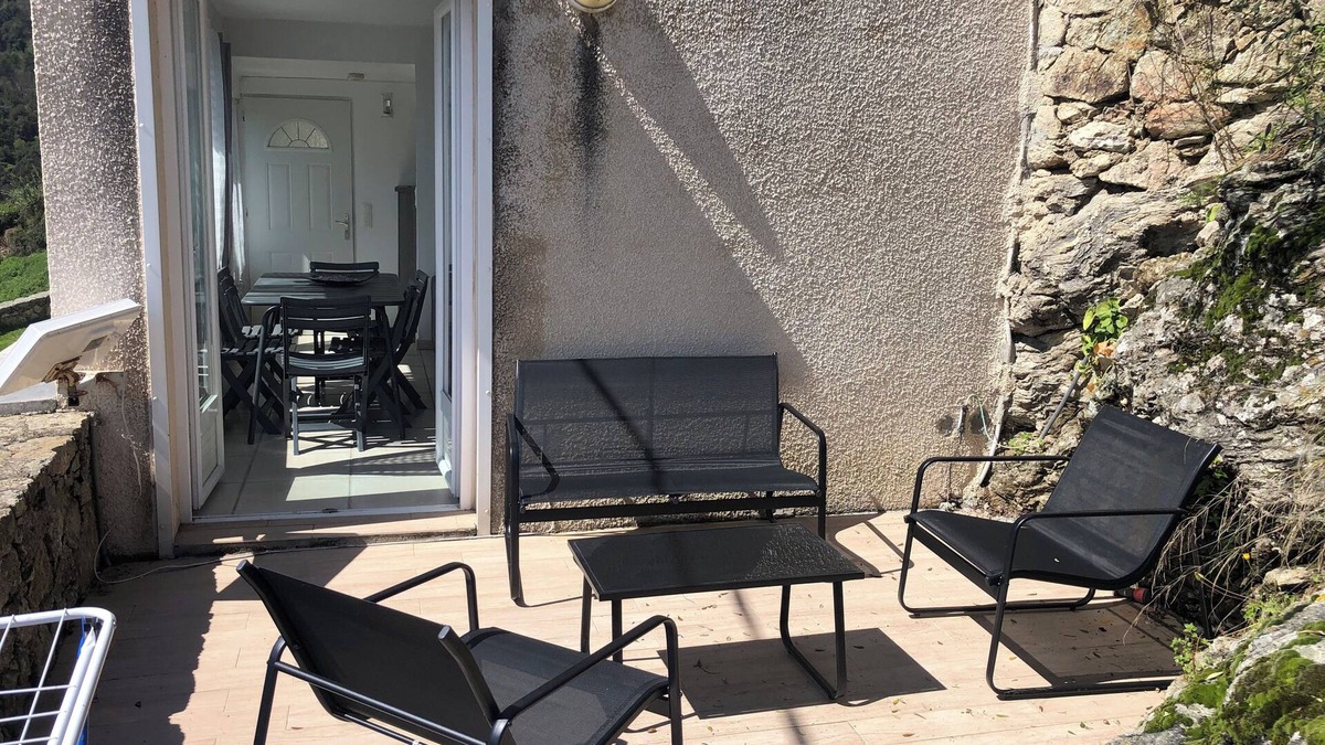 Poggio-di-Nazza Apartment | Village house with sea and mountain views, pets welcome!