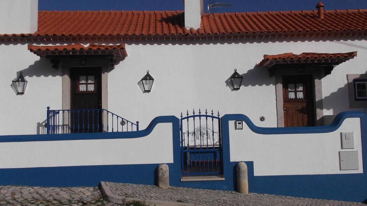 Penedo Cottage | VILLAGE HOUSE WITH VIEW TO SIERRA AND SEA
