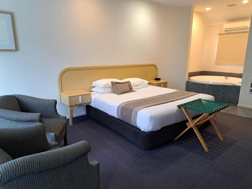 Anderson Park Hotel | Village Motel