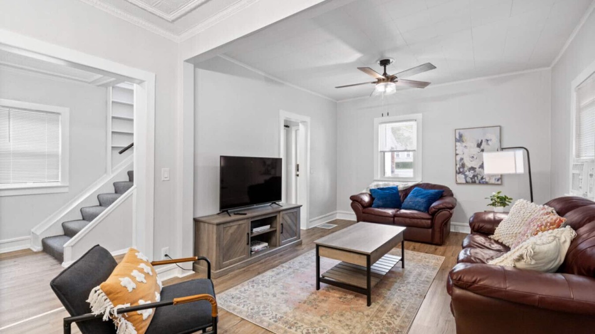 Fairport House | Village of Fairport - 2 BDRM w/Onsite Parking