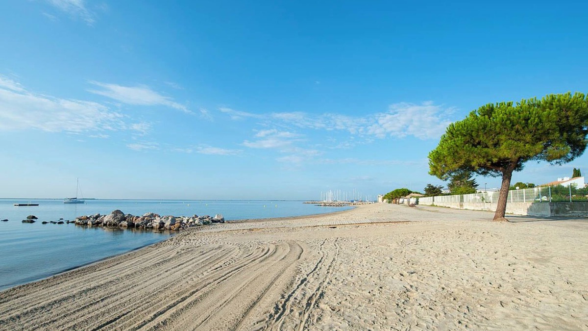 Meze RV Rental | Village Thalassa - Gîte en rez-de-jardin