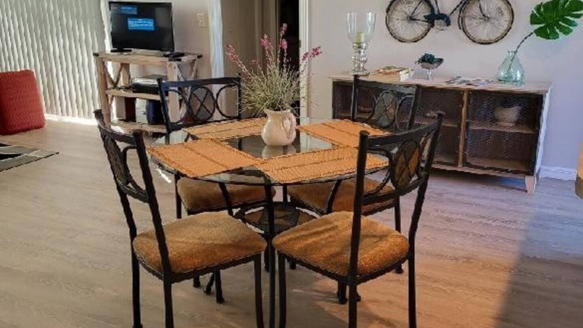 Chatham House | Villages home with Lanai & Golf Cart - Perfect location, golfers paradise