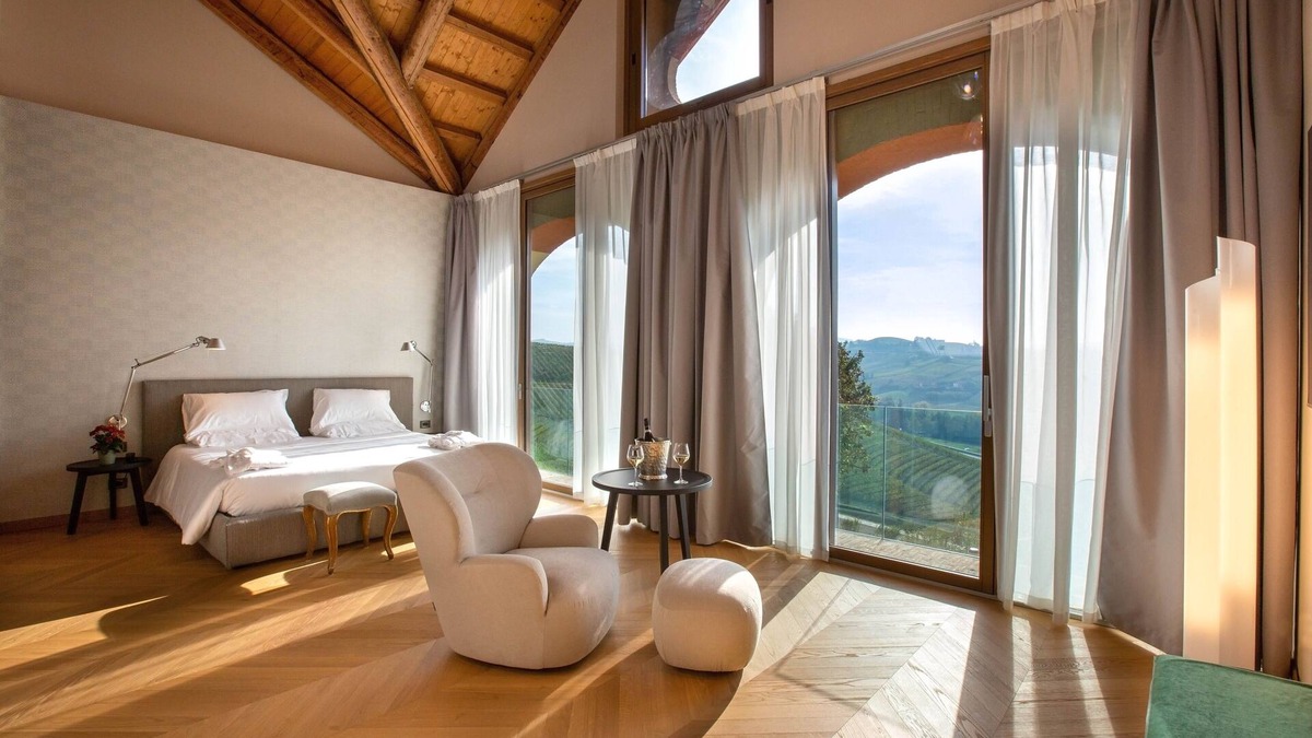 Serralunga d'Alba Hotel | Villaggio Narrante - Cascina Galarej