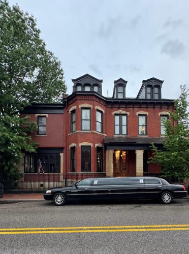 Allegheny-West Hotel | Villagio Boutique Hotel