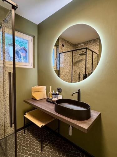 Old Town Apartment | VILLAREJA - Stilvolle ruhige Boutique-Suite mit Terrasse, Designbad und Altstadtblick im Herzen von Bozen
